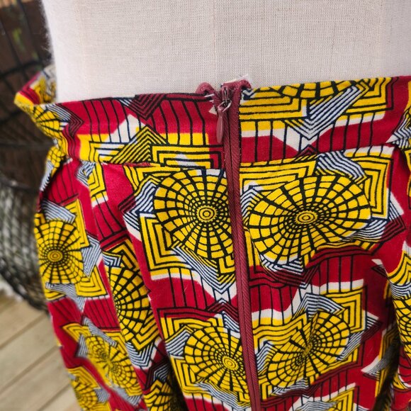 Tia Skirt / Vintage Handmade Yellow & Black Geometric Print Hi-Lo Red Skirt - Picture 11 of 12